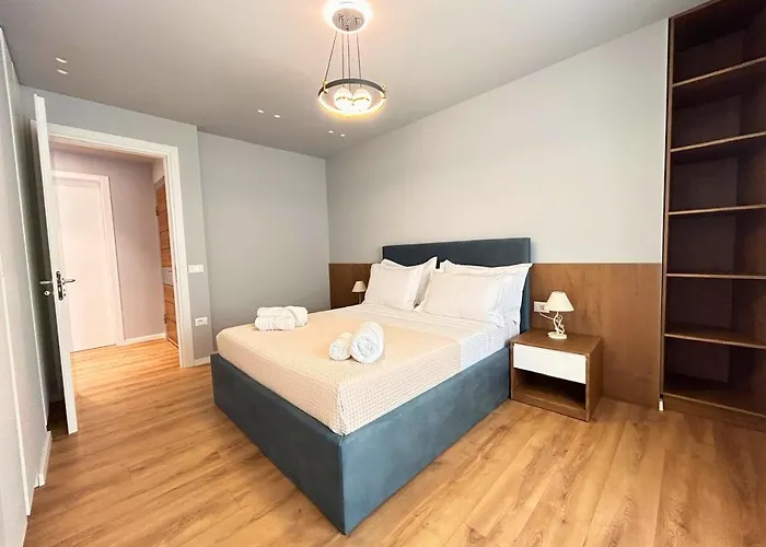 Central Tirana Apartment 地拉那